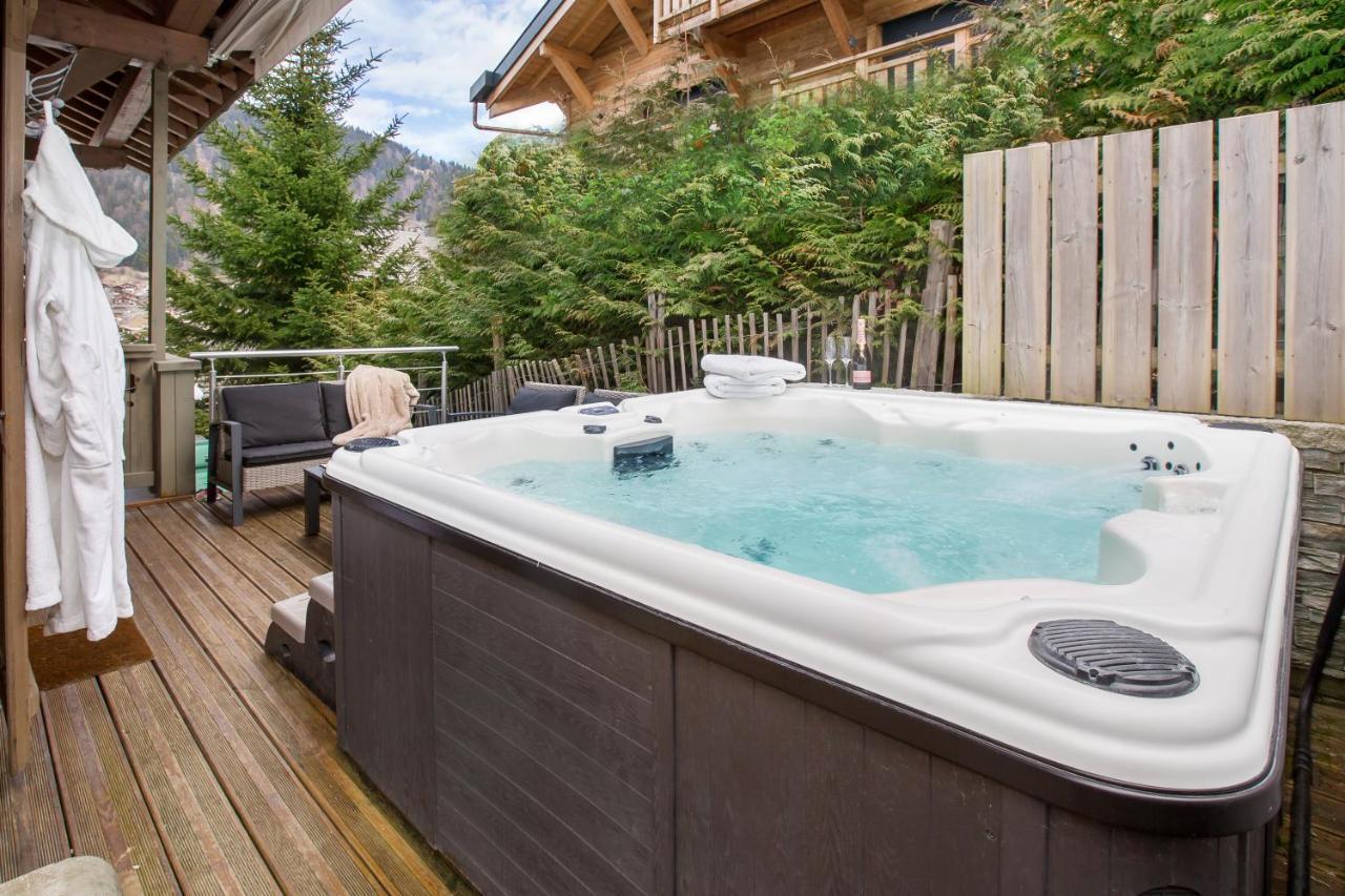 Chalet Muguet Gauche With Hot Tub Sleeps 10 Central Morzine Dış mekan fotoğraf