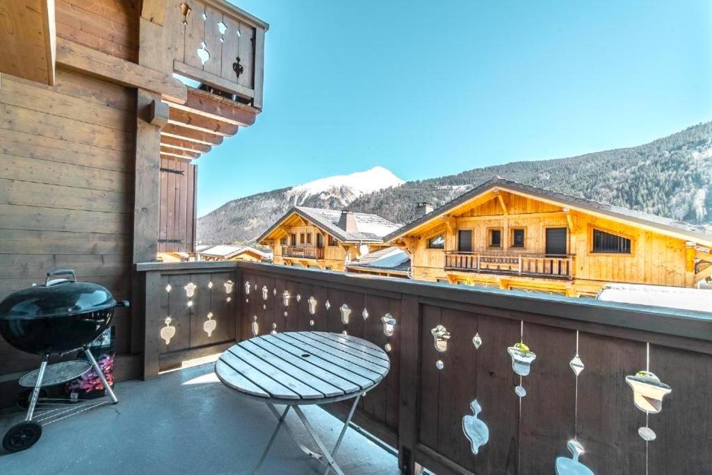 Chalet Muguet Gauche With Hot Tub Sleeps 10 Central Morzine Dış mekan fotoğraf