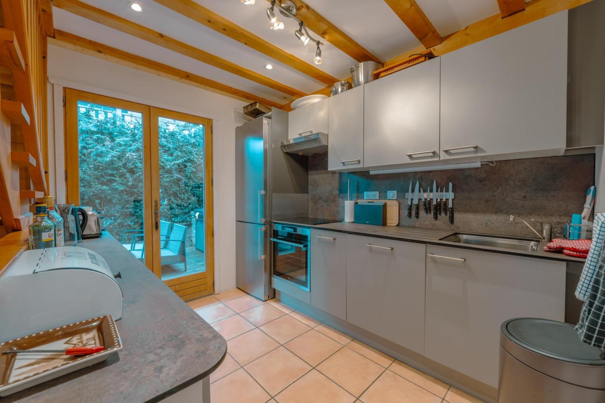 Chalet Muguet Gauche With Hot Tub Sleeps 10 Central Morzine Dış mekan fotoğraf