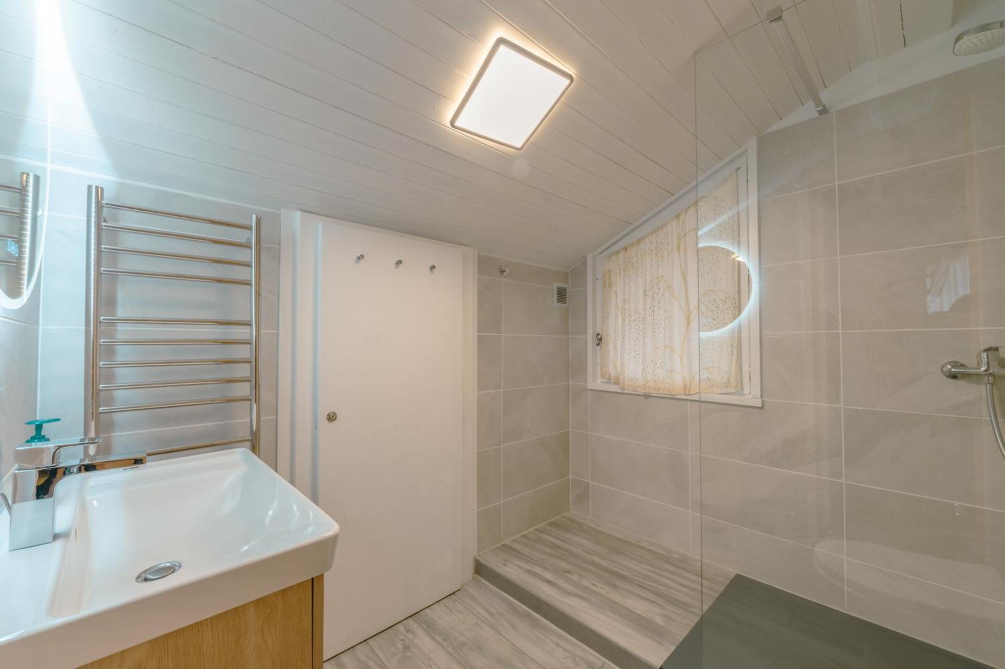 Chalet Muguet Gauche With Hot Tub Sleeps 10 Central Morzine Dış mekan fotoğraf